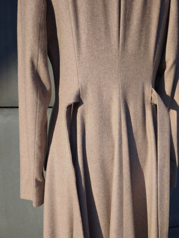 kabát _THREE_ - veľkosť: 42, farba: béžová