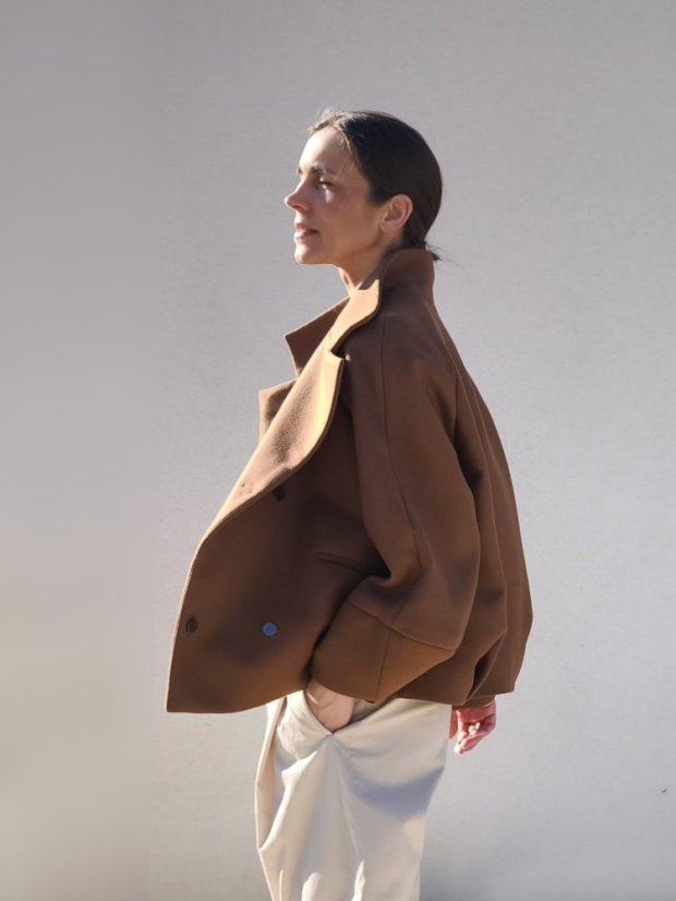 coat _SIX_ - size: S, color: grey