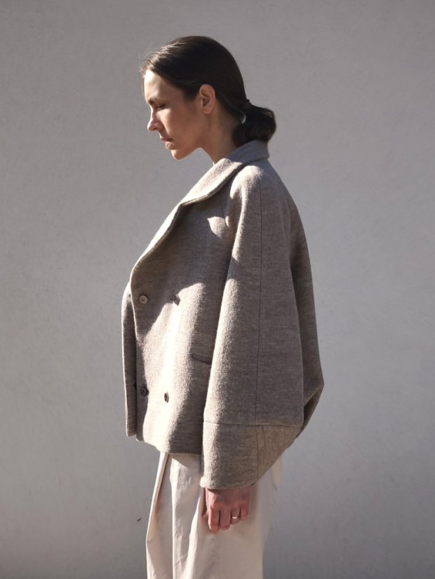 coat _SIX_ - size: S, color: grey