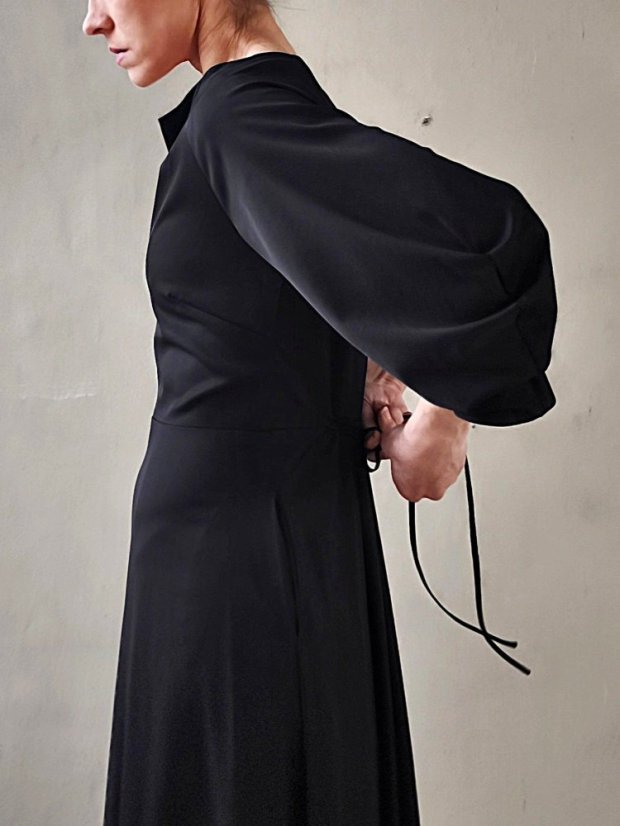 šaty_EIGHT_ viscose satin - veľkosť: XS, farba: čierna